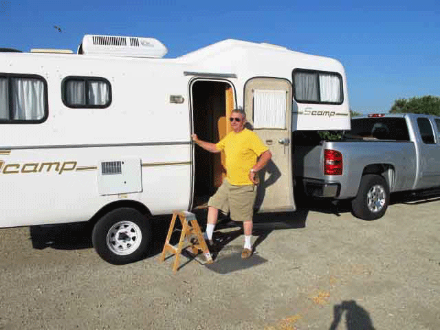 Earl and the Peanut Scamp 5th Wheel Travel Trailer